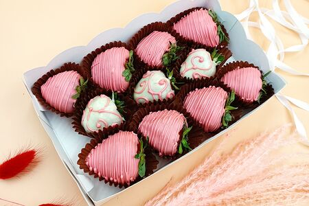 Клубника в шоколаде Callebaut №153