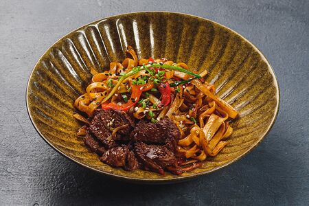 Вок с говядиной