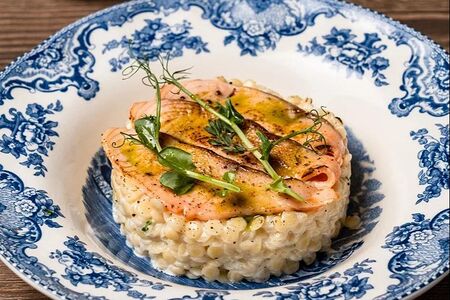 Птитим с лососем в сливочном соусе