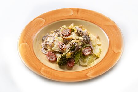 Салат с языком и белыми грибами