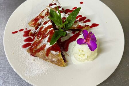 Штрудель с вишней 