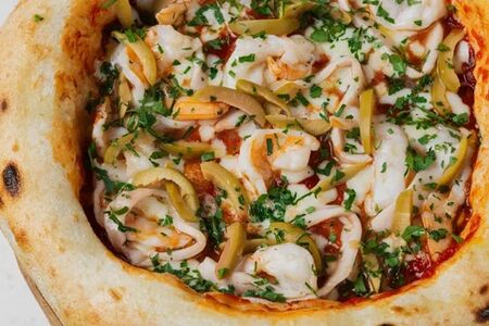 Креветки-кальмар-оливки