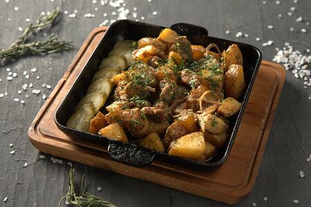 Сковорода со свининой