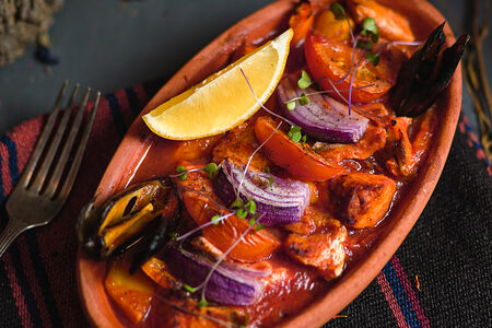 Семга с овощами в печи