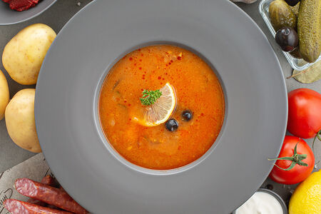 Солянка мясная по-домашнему