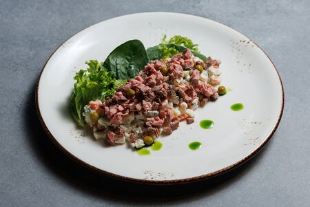 Оливье с ростбифом