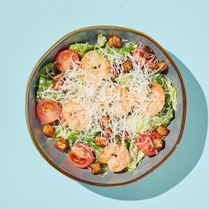 Салат Цезарь с креветками 