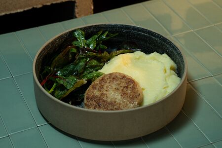 Картофельное пюре с щучьей котлетой