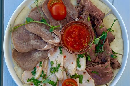 Ассорти мясное на пите