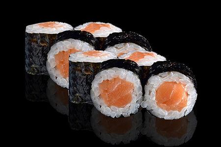 Ролл с лососем