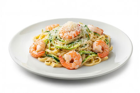 Феттуччине с креветкой и цукини в сливочном соусе