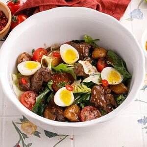 Тёплый салат с куриной печенью