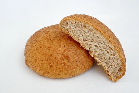 Цельнозерновая булочка