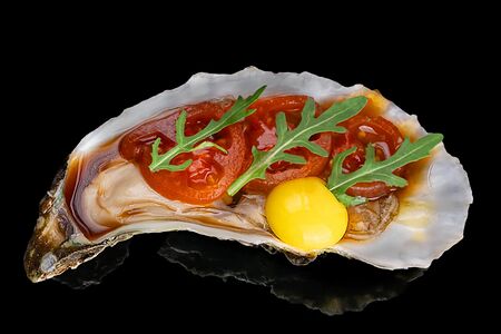 Устрица с черри конфи