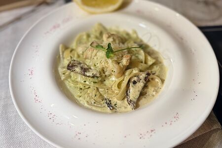 Песто с креветками