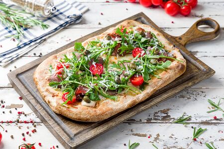 Римская пицца с ростбифом