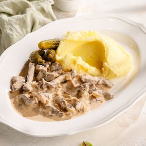 Бефстроганов с картофельным пюре