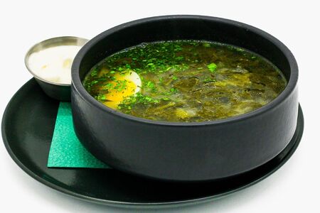 Деревенский суп с щавлем и шпинатом