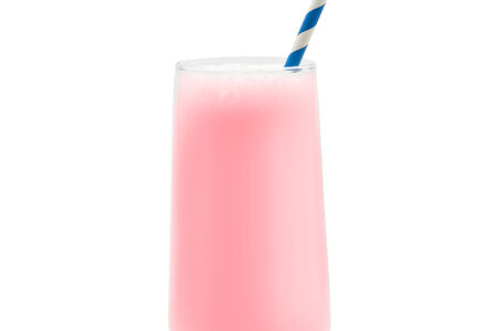 Коктейль молочный клубничный