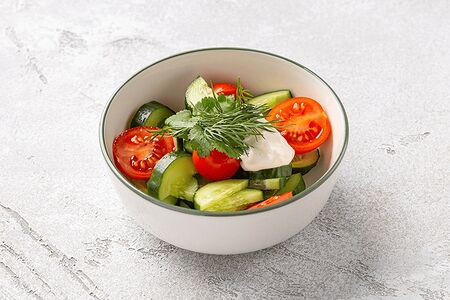 Салат овощной с оливковым маслом