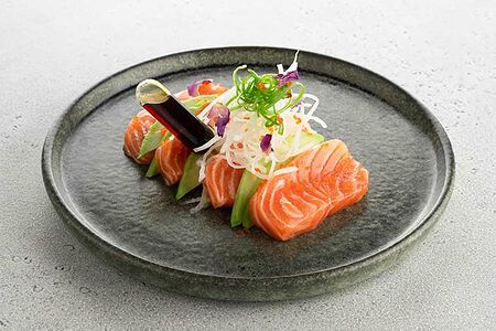 Сашими из лосося и авокадо