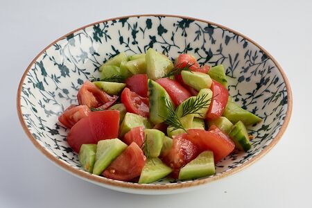 Свежие овощи со сметаной или маслом