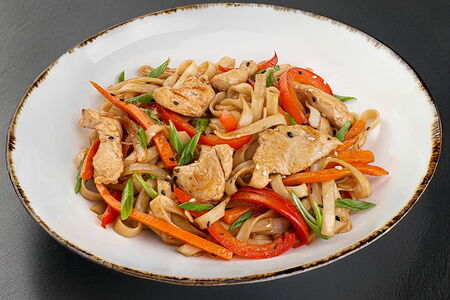 Удон с курицей