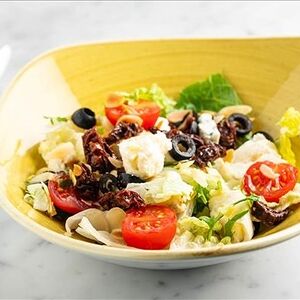 Салат с моцареллой