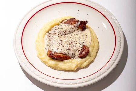 Куриное бедро с картофелем и горчичным соусом