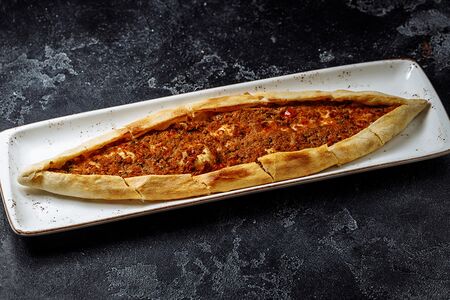 Пиде с фаршем мраморной говядины