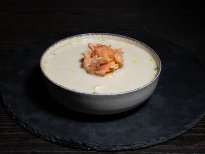 Сливочный суп с лососем