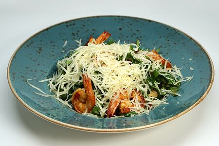 Салат из рукколы с креветками