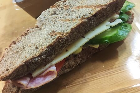 Сандвич Сальчичон