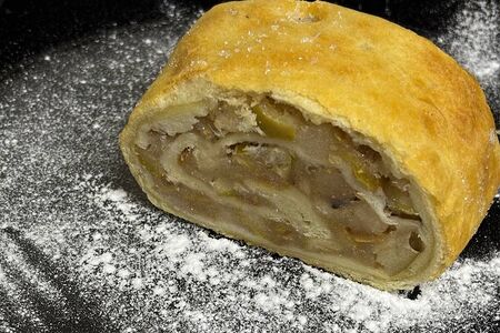 Штрудель с грушей 