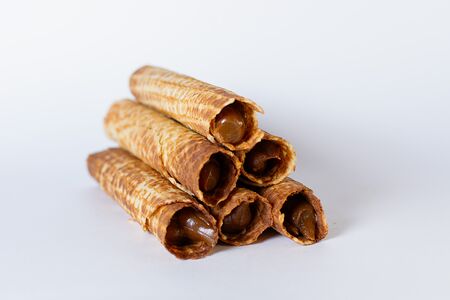 Вафельная трубочка со сгущенкой