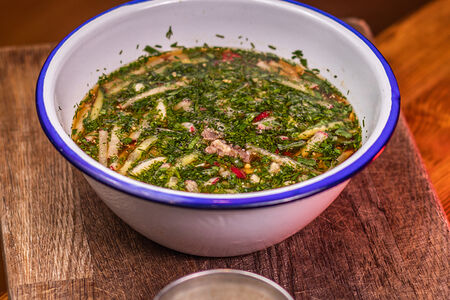 Окрошка с печеным ребром на квасе