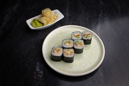 Маки с угрем, огурцом и унаги