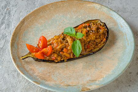 Баклажан, запечённый с мясом и овощами