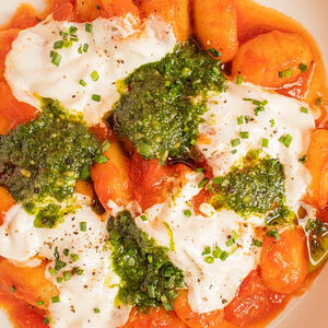 Ньокки со страчателлой и песто