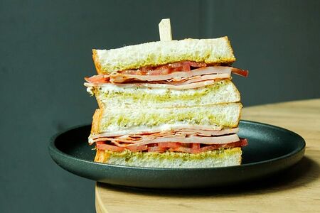 Ветчина и песто