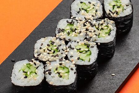 Маки с огурцом 