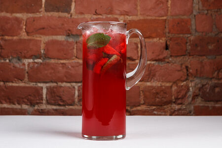 Клубничный лимонад