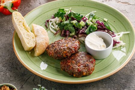 Уштипцы с чоризо и чеддером