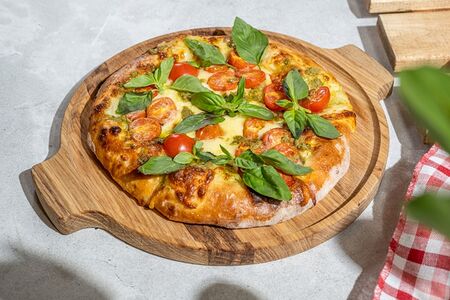 Хачапури с базиликом и томатами