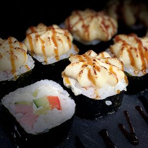 Запечённый ролл с ветчиной