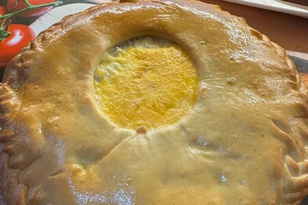 Пирог осетинский с курицей и сыром  