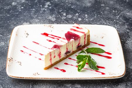 Торт Чизкейк малиновый