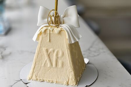 Пасха Белый шоколад с малиной 