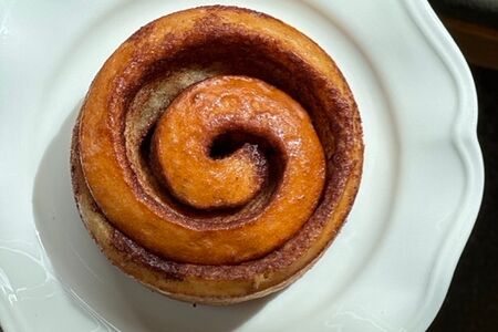 Булочка с корицей