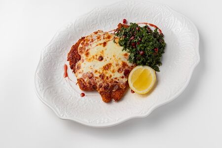 Хрустящая индейка с моцареллой и свежей зеленью